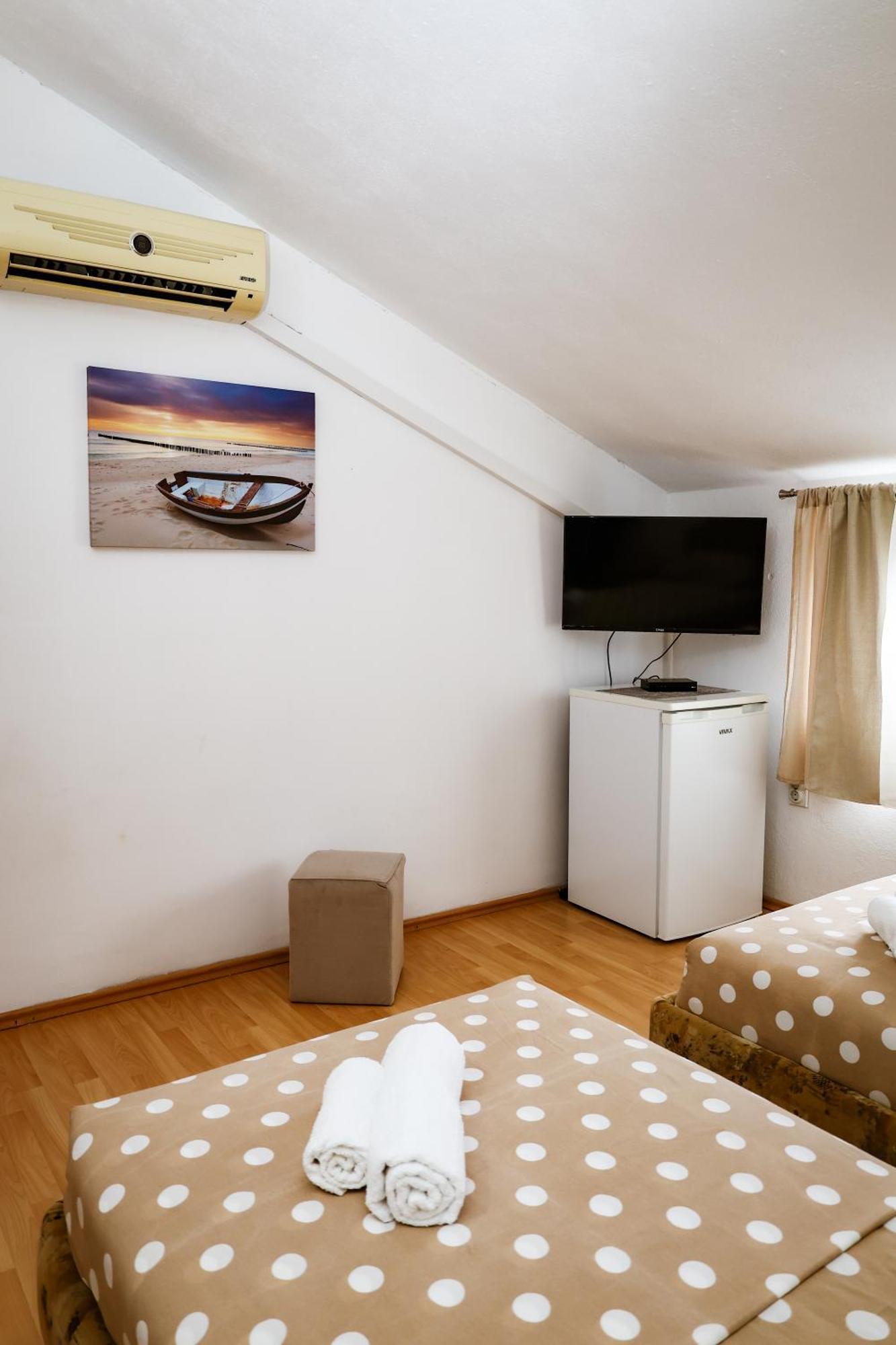 Apartments Djukic Tivat Exterior foto