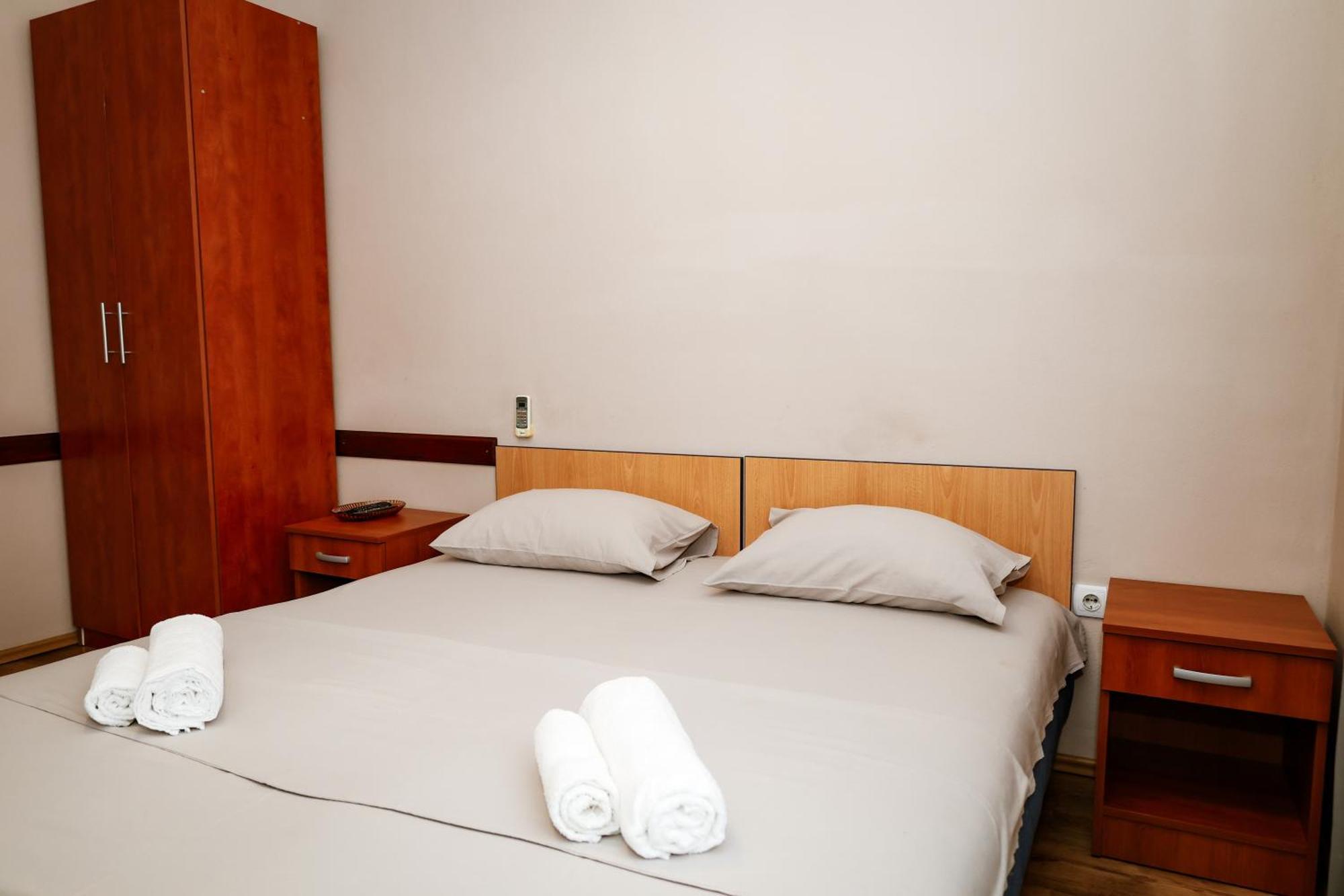 Apartments Djukic Tivat Exterior foto