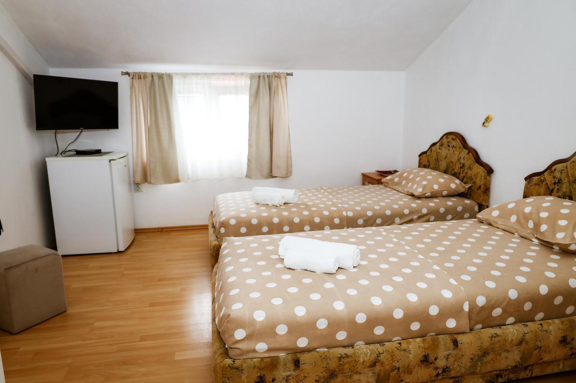 Apartments Djukic Tivat Exterior foto