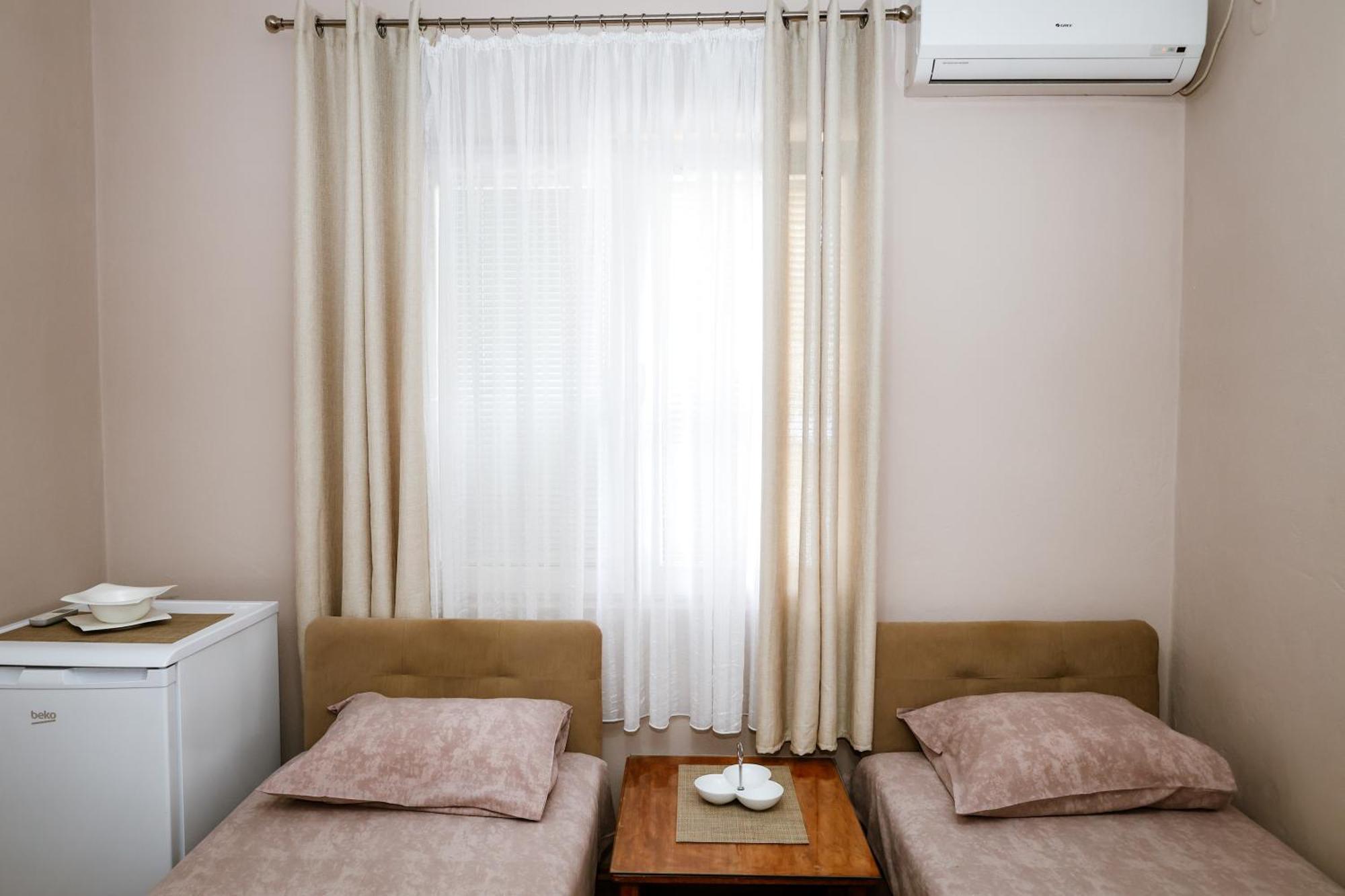 Apartments Djukic Tivat Exterior foto