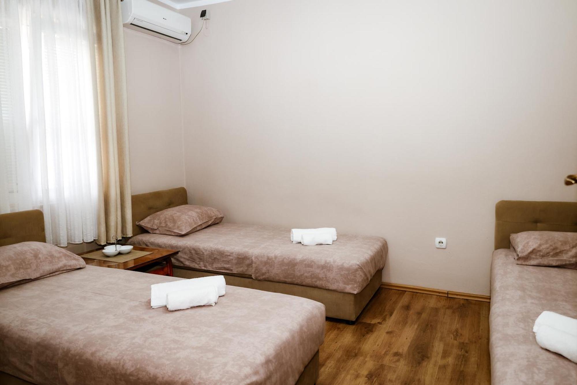 Apartments Djukic Tivat Exterior foto