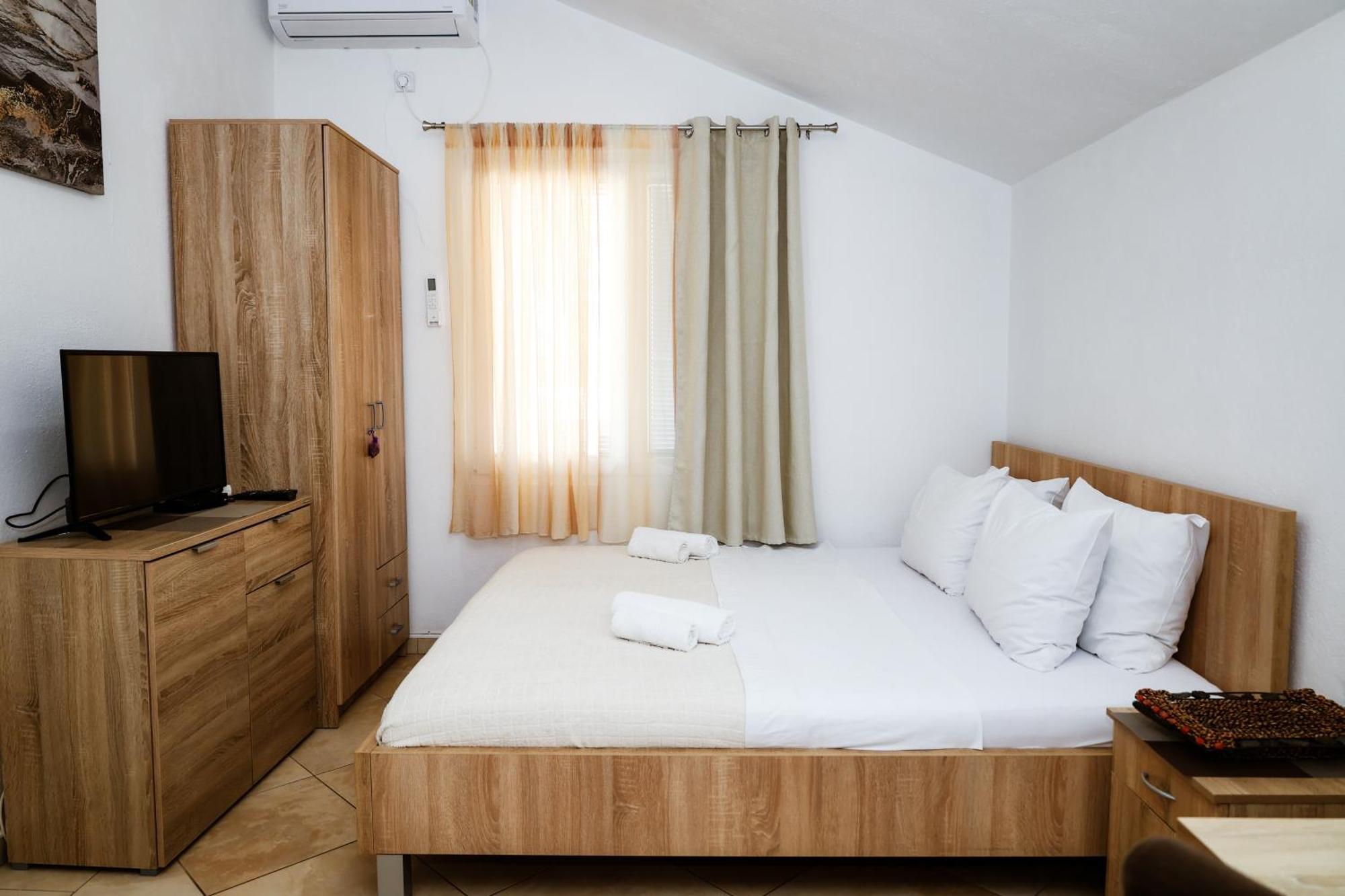 Apartments Djukic Tivat Exterior foto